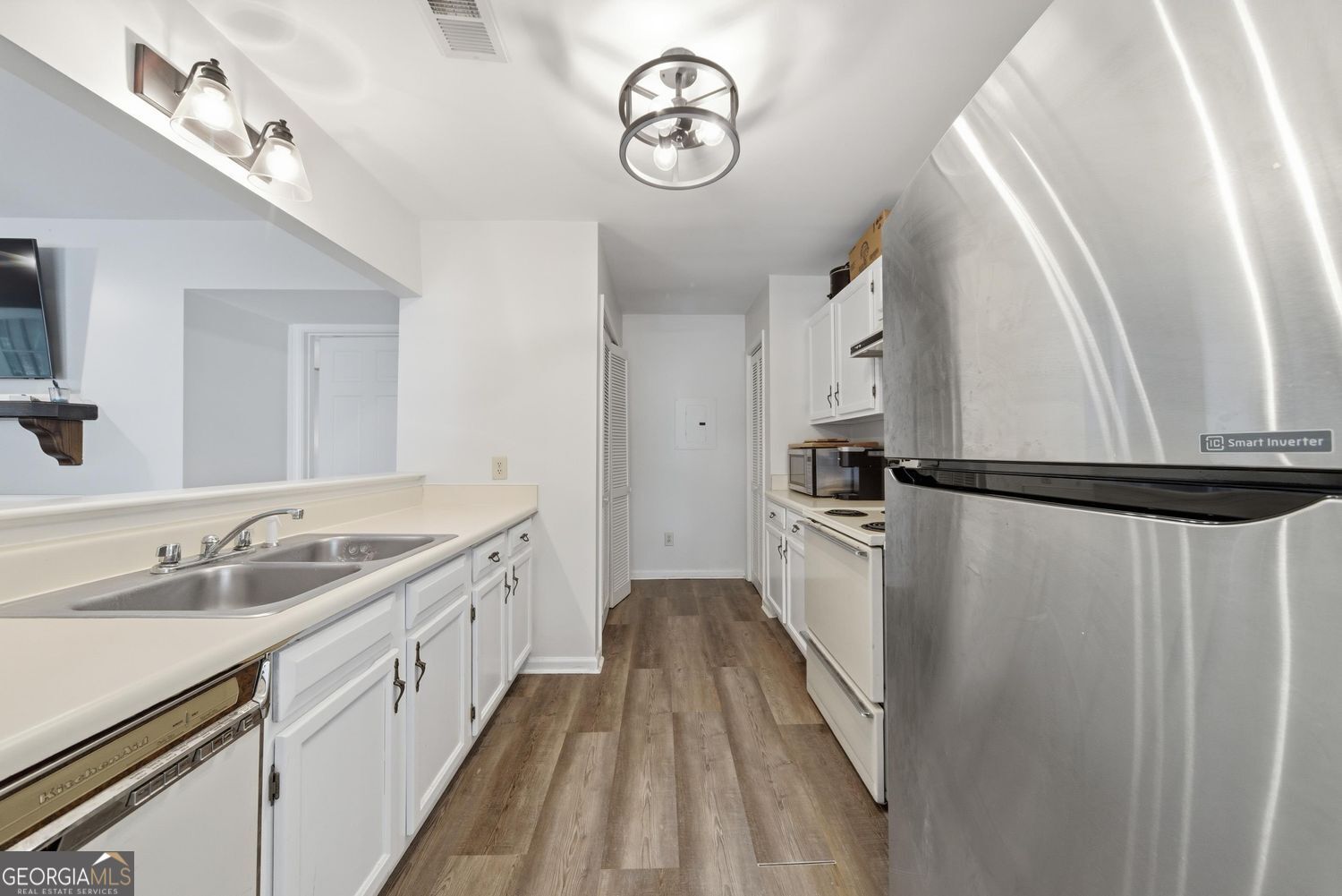 CANNON GATE CONDOS - Residential