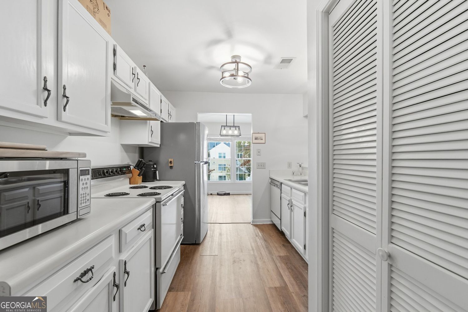 CANNON GATE CONDOS - Residential