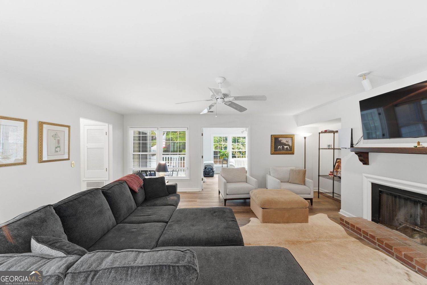 CANNON GATE CONDOS - Residential