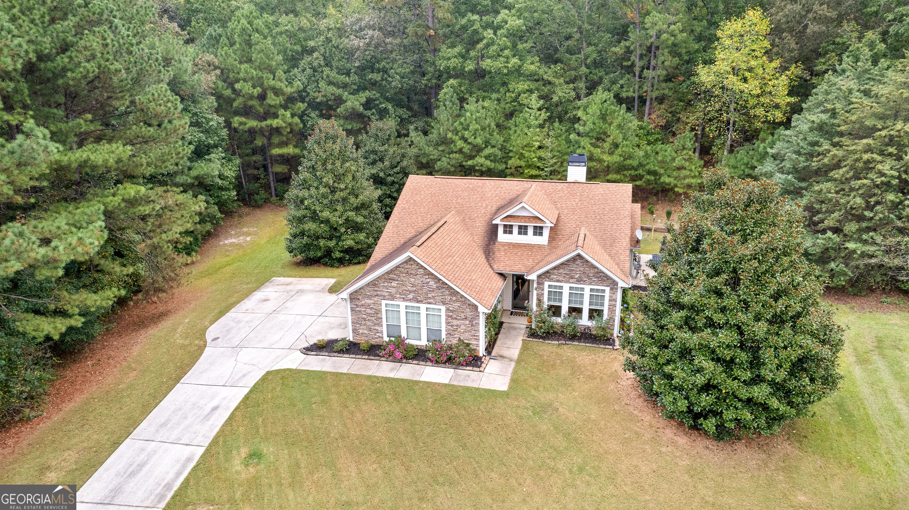 121 Meadowbrook LN