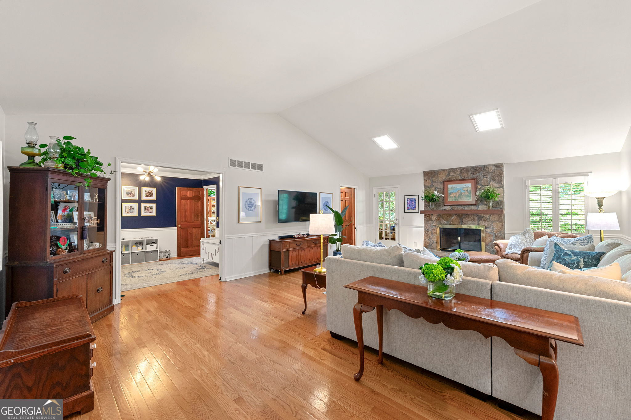 2236 Chimney Springs DR