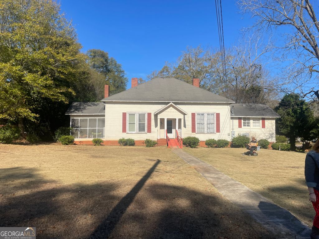Photo of 130 W 2nd Avenue, Buena Vista, GA 31803 (MLS # 10657566)