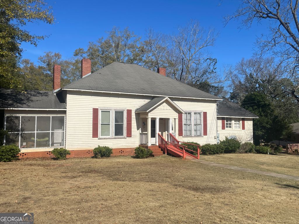 Photo of 130 W 2nd Avenue, Buena Vista, GA 31803 (MLS # 10657566)