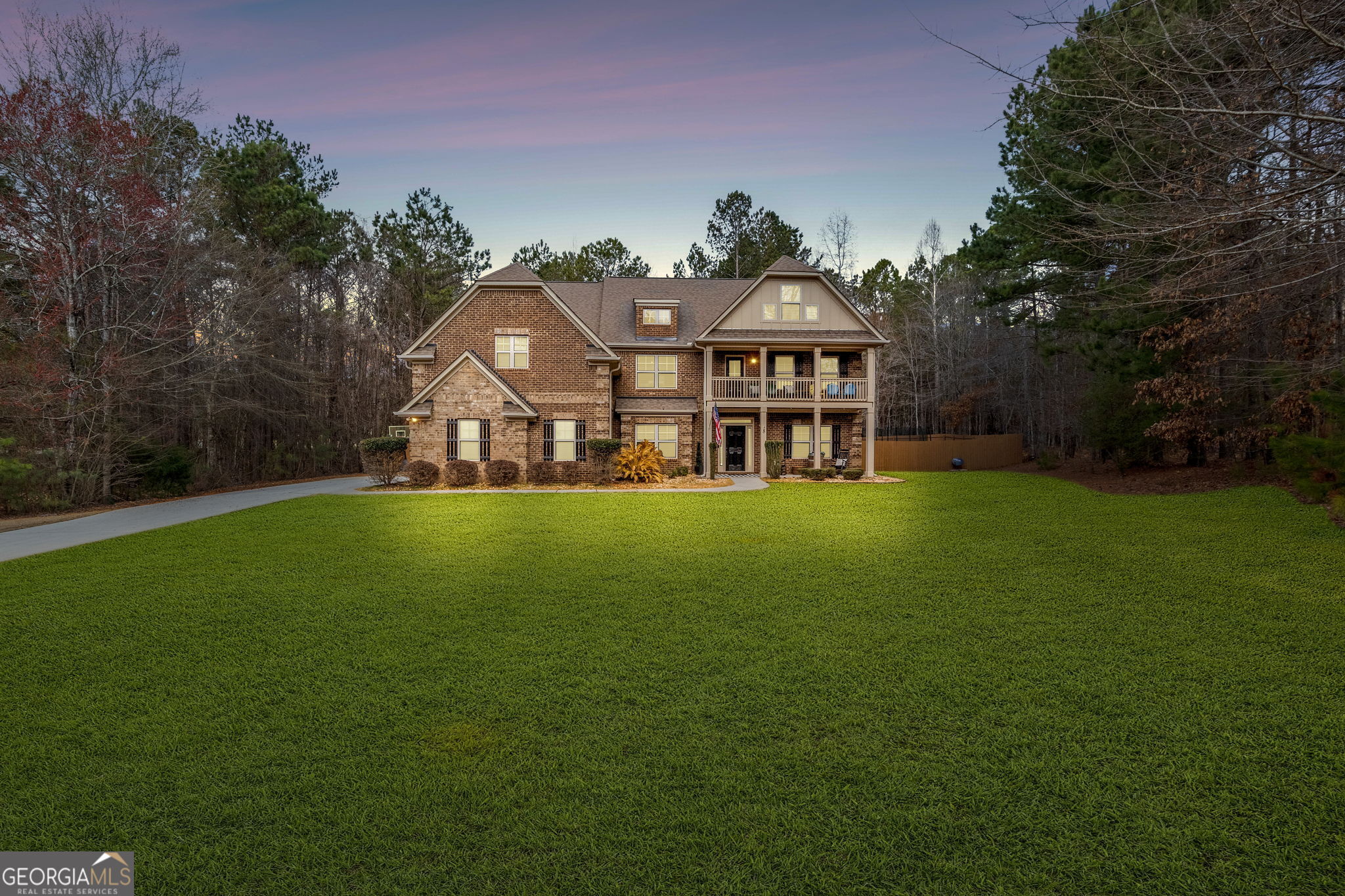 8 Ranan LN