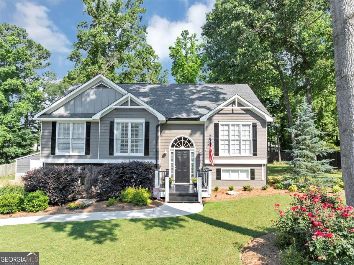 70 Maplewood LN