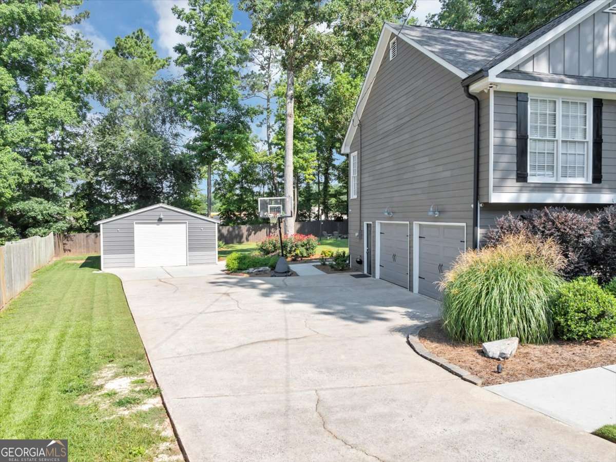 70 Maplewood LN