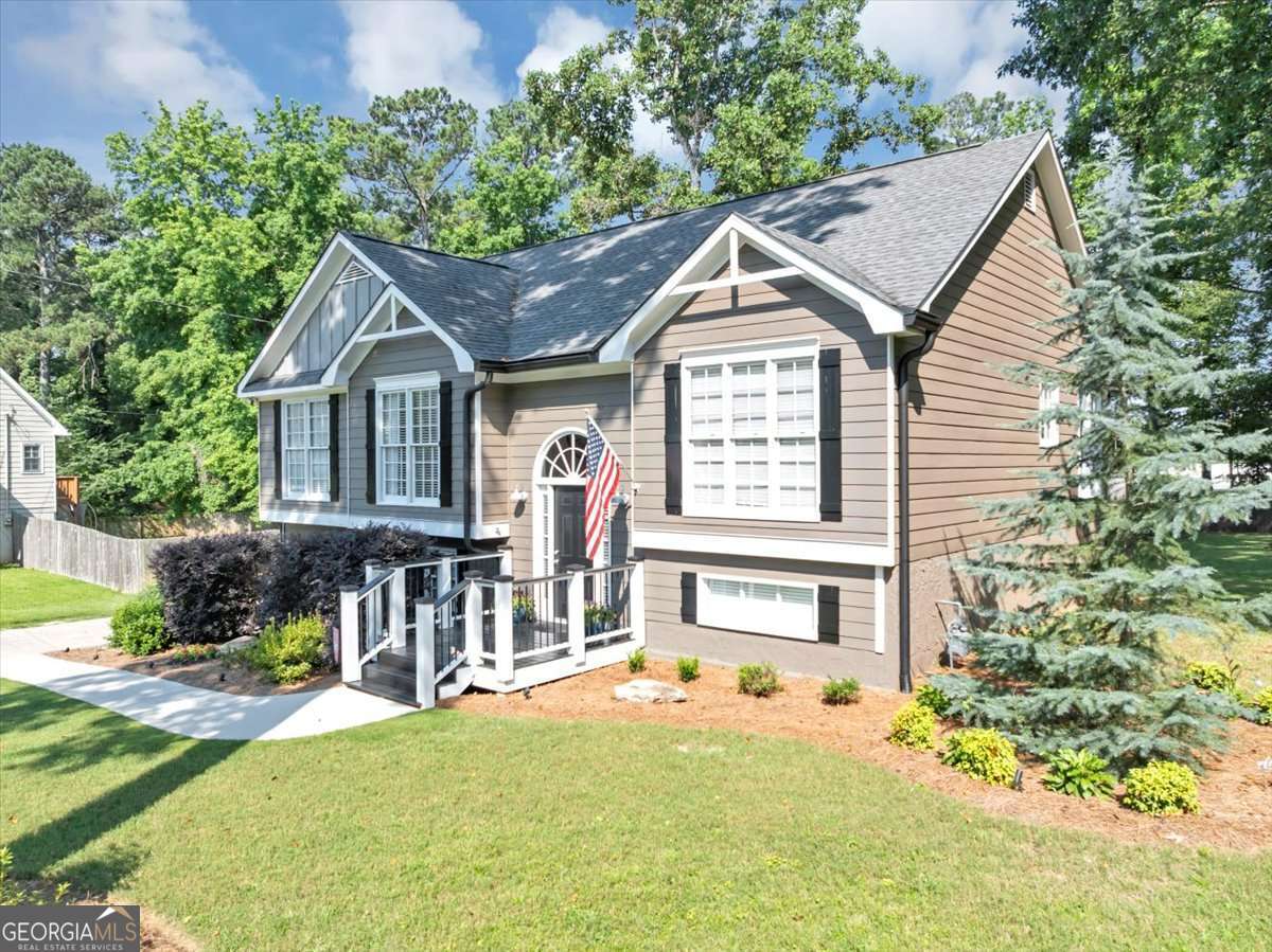 70 Maplewood LN
