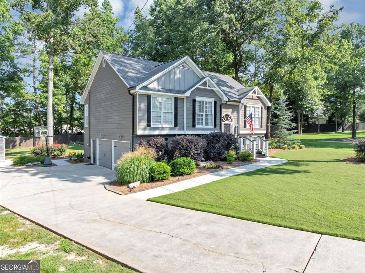 70 Maplewood LN