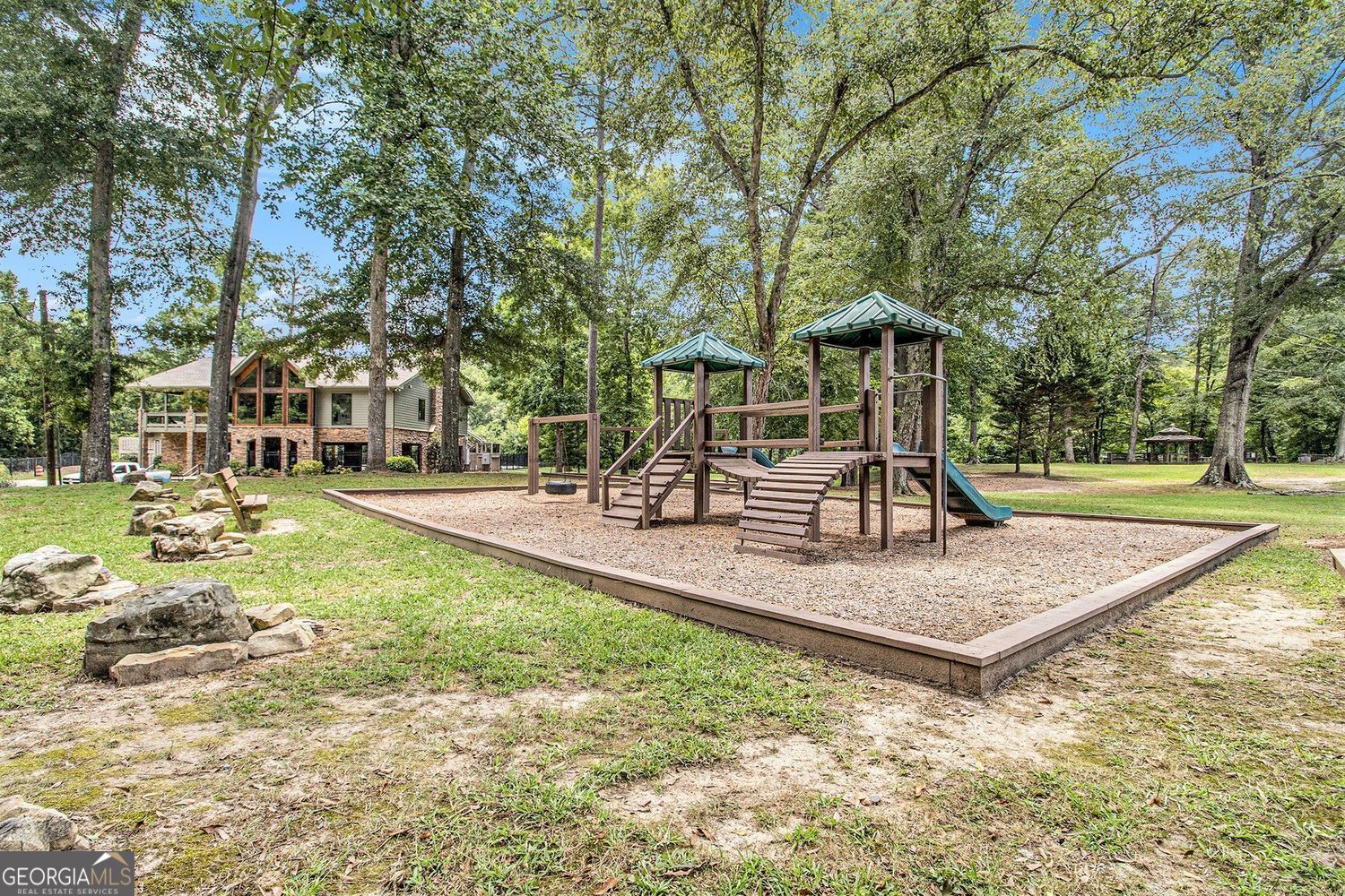 Roswell, Georgia 30076, United States, 2 Bedrooms Bedrooms, ,2 BathroomsBathrooms,Residential,Active,183631