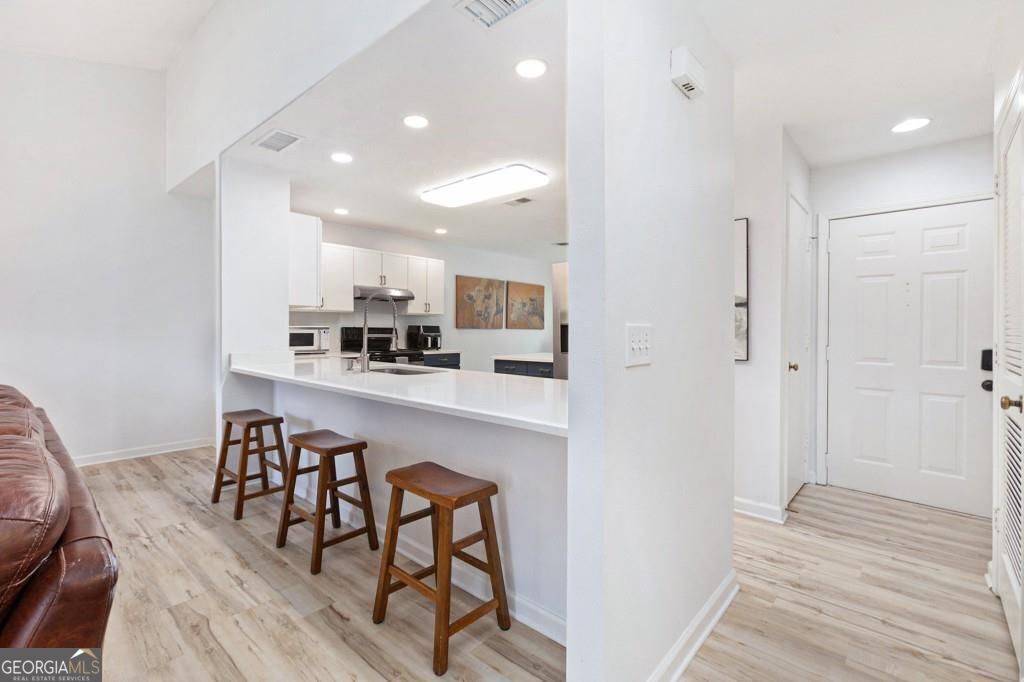 Roswell, Georgia 30076, United States, 2 Bedrooms Bedrooms, ,2 BathroomsBathrooms,Residential,Active,183631