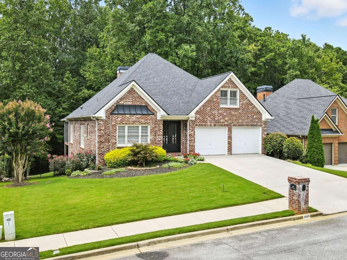 1095 Grace Hill DR