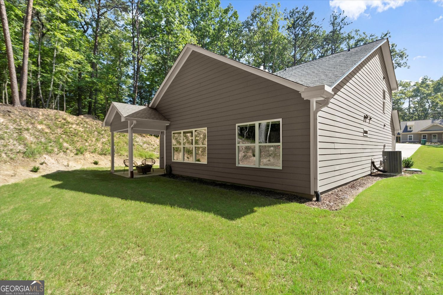 Waleska, Georgia 30183, United States, 4 Bedrooms Bedrooms, ,3 BathroomsBathrooms,Residential,Active,158125