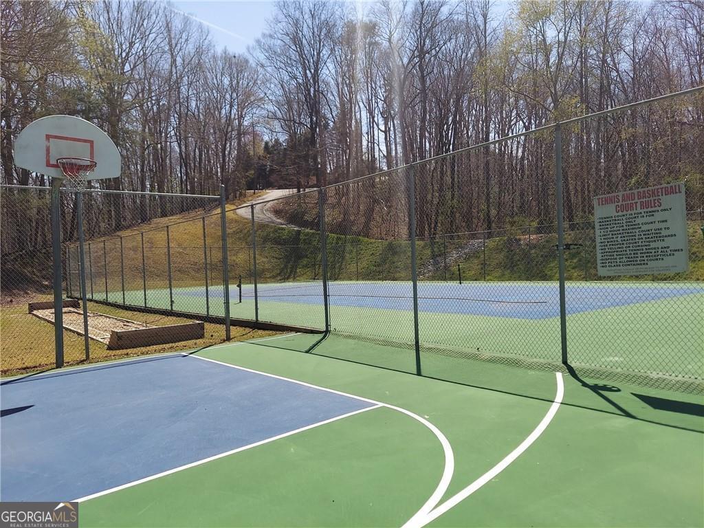 6305 Falcon LN 6305 6309 6313