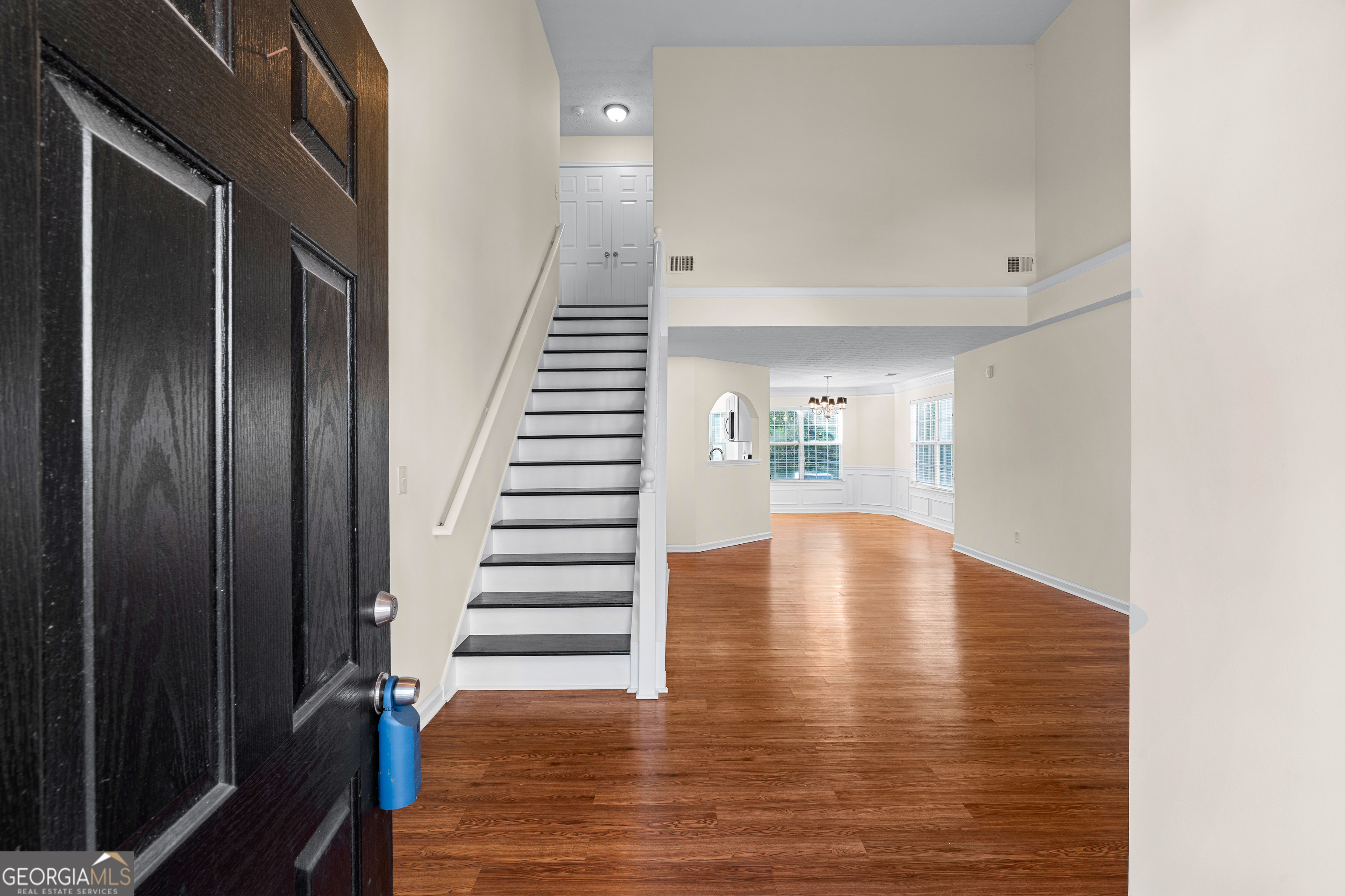 2734 South Hills
