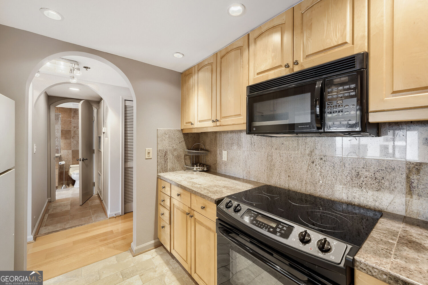 3481 Lakeside DR NE 2905