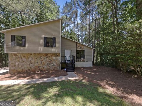 Photo of 3924 Chimney Ridge Court, Ellenwood, GA 30294 (MLS # 10529885)