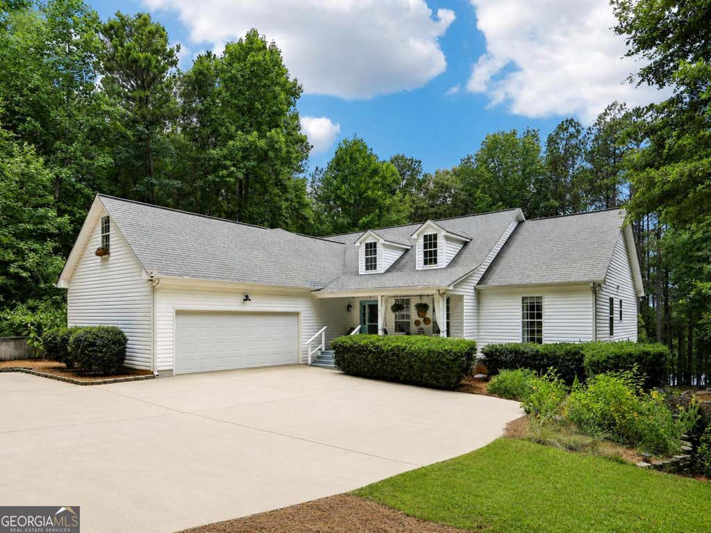 Photo of 79 Driftwood Court, Newnan, GA 30263 (MLS # 10791715)