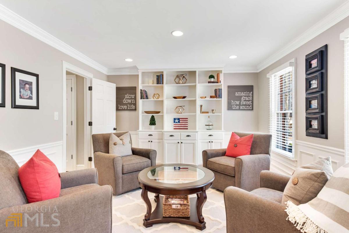 River Lake Shores - Residential