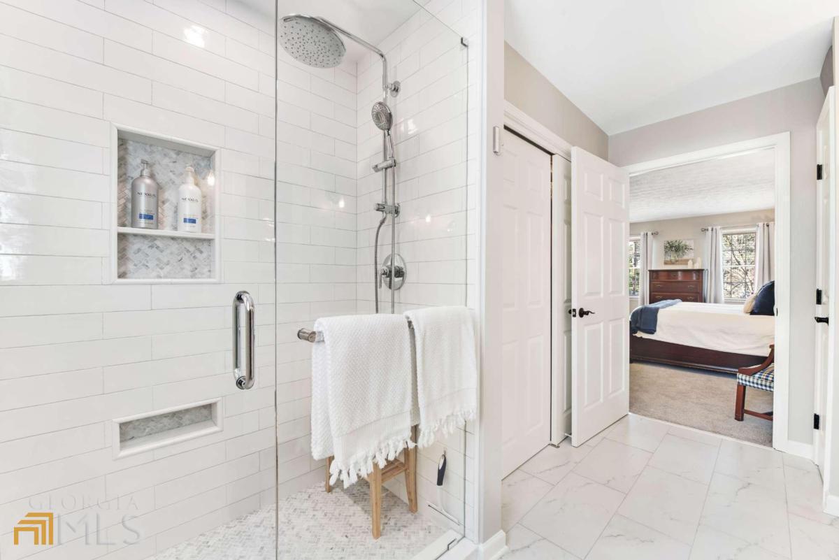 River Lake Shores - Residential