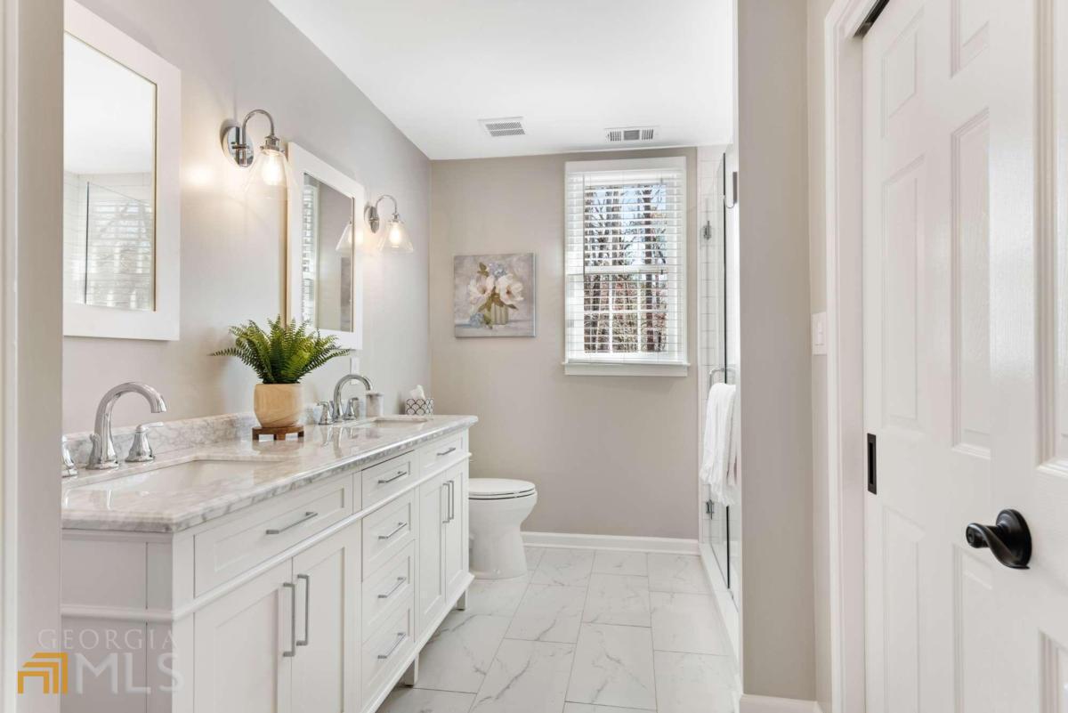 River Lake Shores - Residential