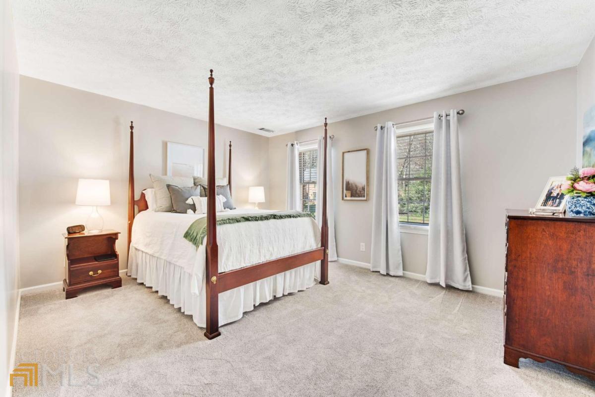 River Lake Shores - Residential