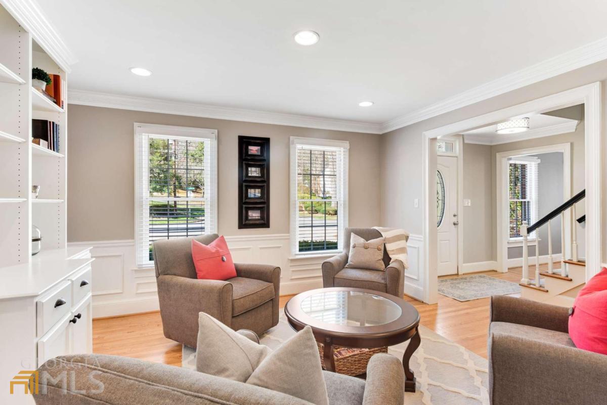 River Lake Shores - Residential