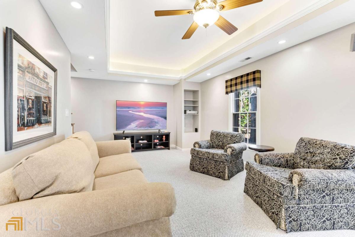 River Lake Shores - Residential