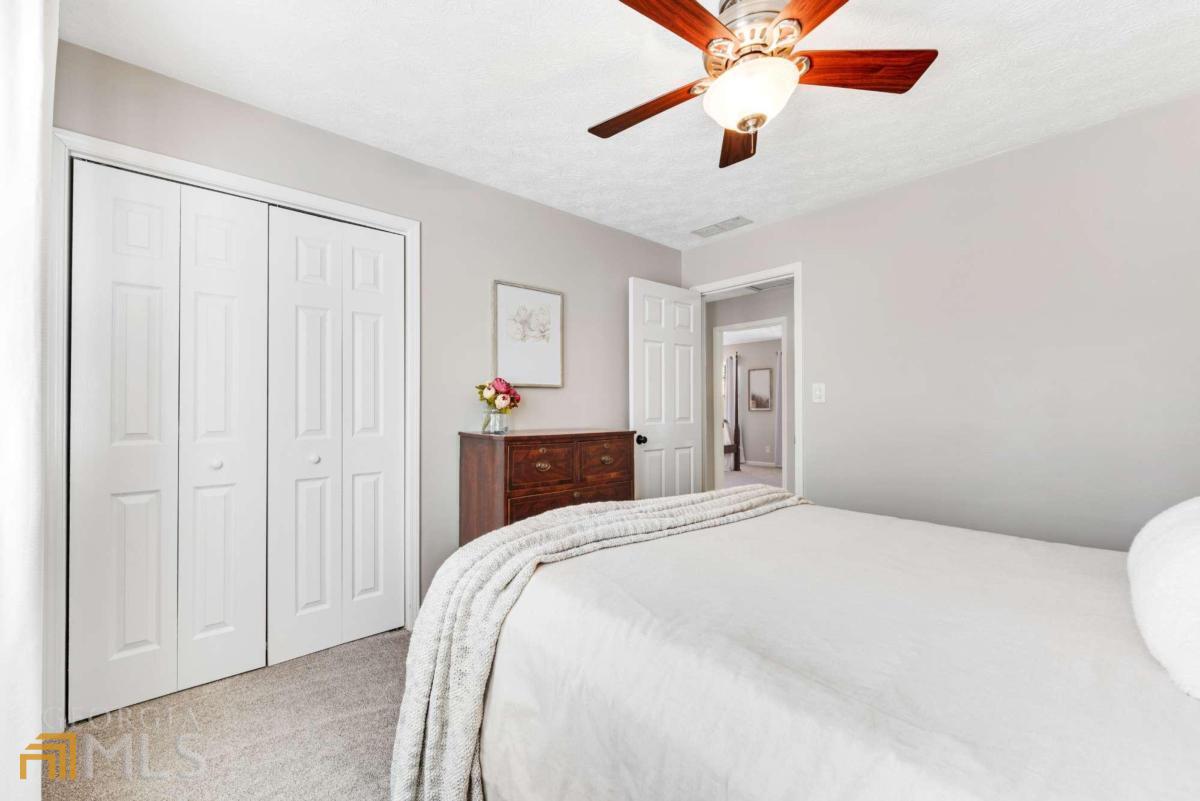 River Lake Shores - Residential