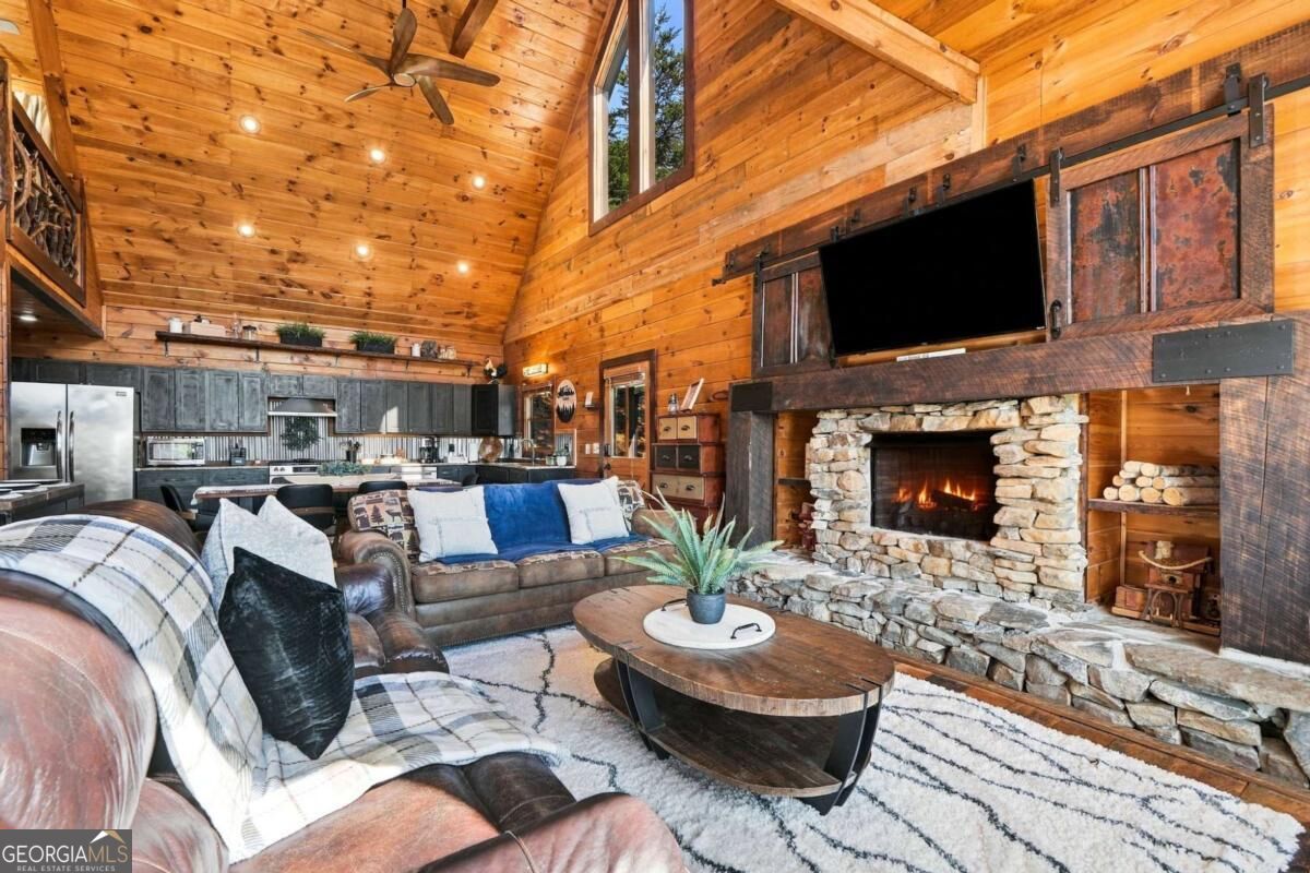 221 Foxfire RD 21