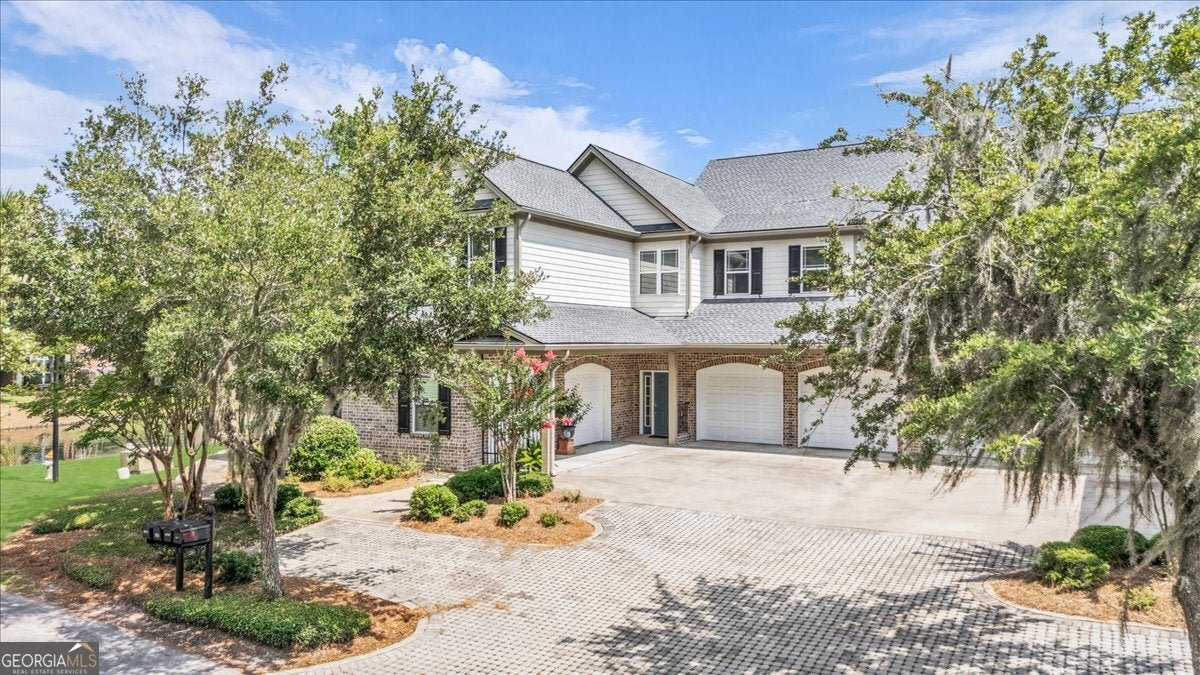 1003 River Oaks DR