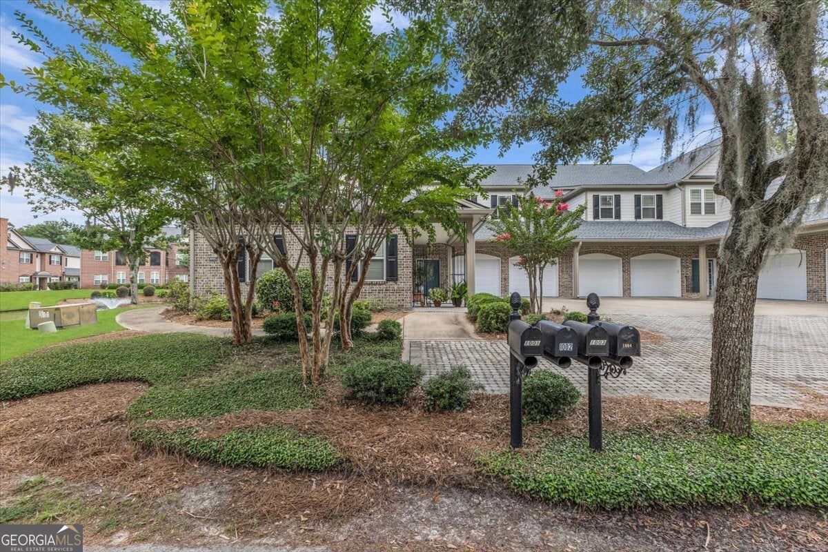 1003 River Oaks DR