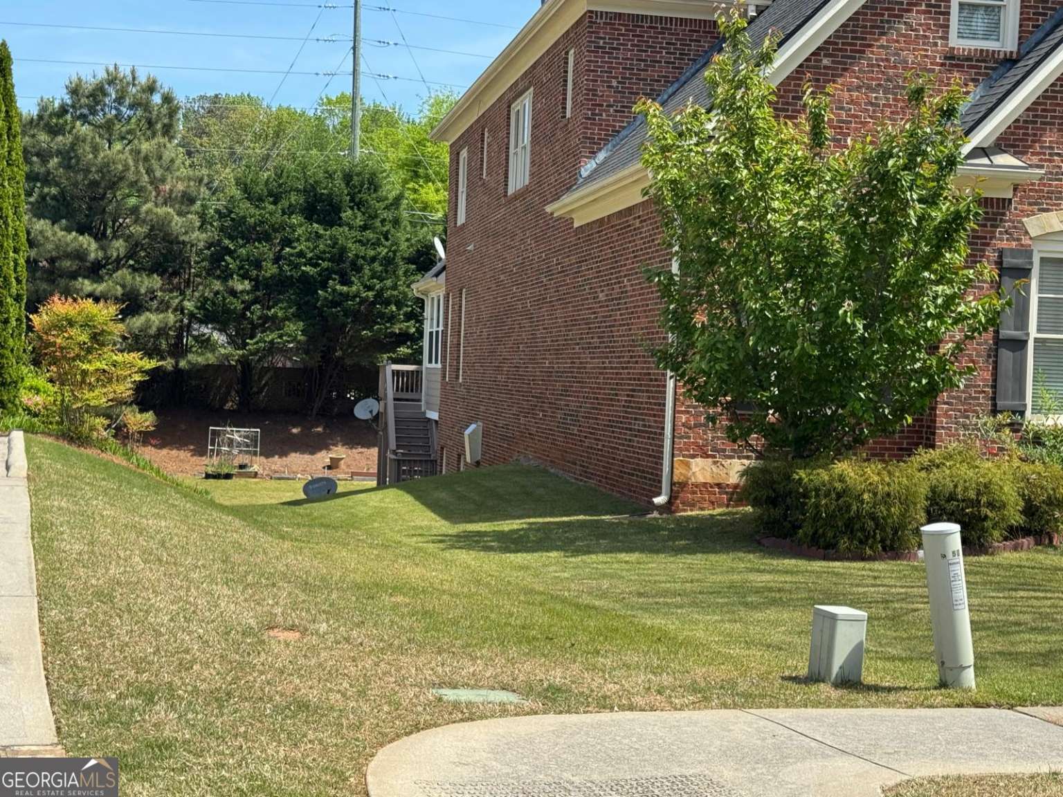 3450 Camellia LN