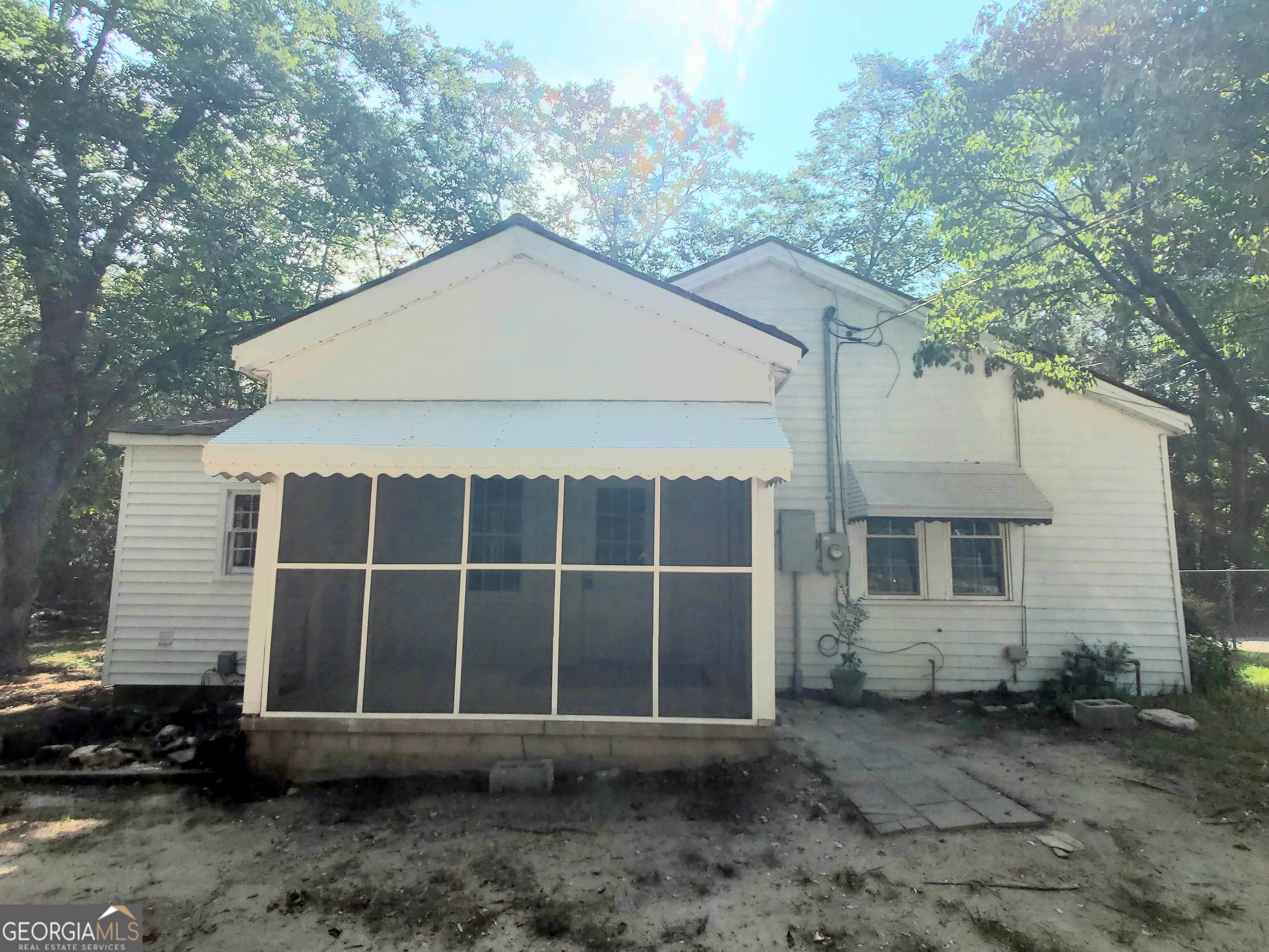 140 Carlton ST