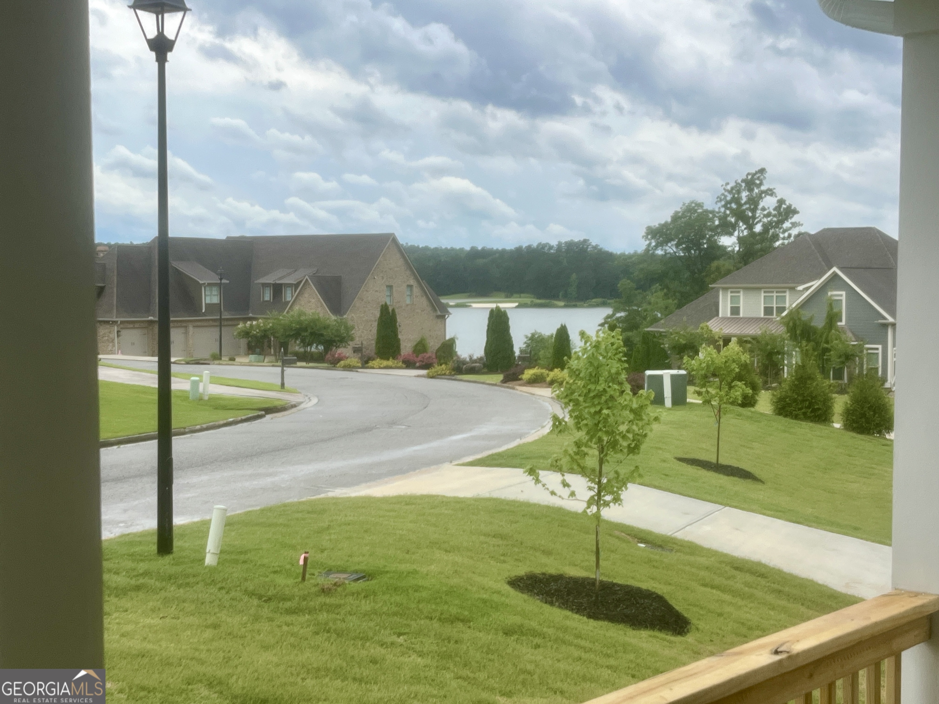 221 Shoreline WAY A016
