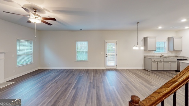 221 Shoreline WAY A016