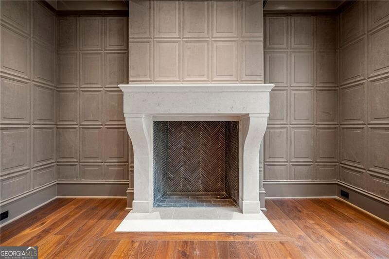 Tuxedo Park - Residential