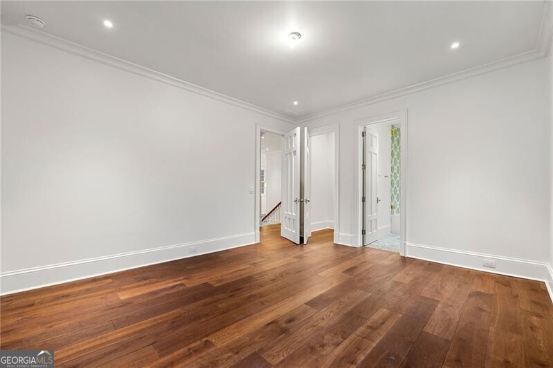Tuxedo Park - Residential