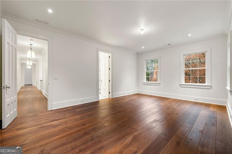 Tuxedo Park - Residential