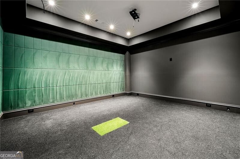 Tuxedo Park - Residential