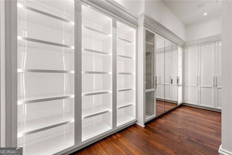 Tuxedo Park - Residential