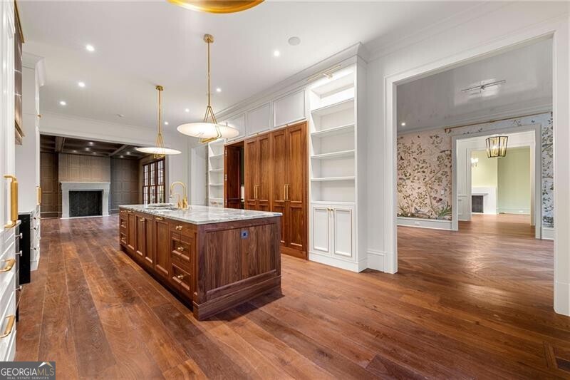 Tuxedo Park - Residential