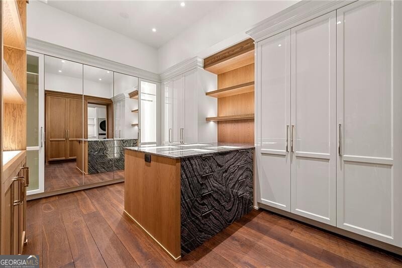 Tuxedo Park - Residential