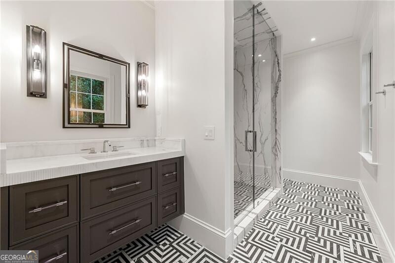 Tuxedo Park - Residential