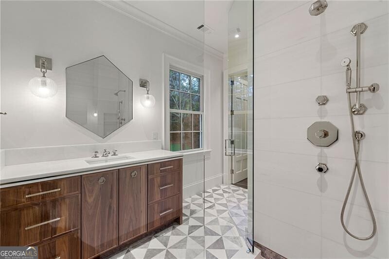 Tuxedo Park - Residential