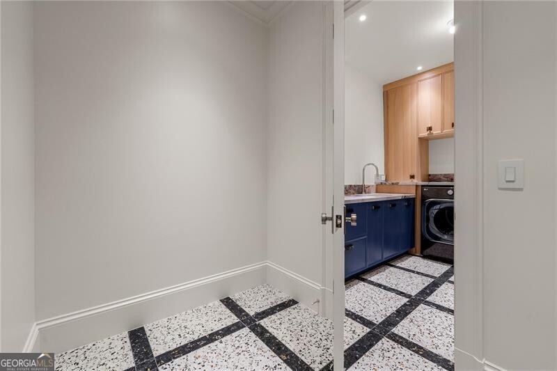 Tuxedo Park - Residential