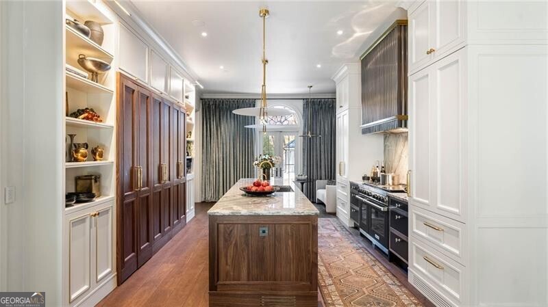 Tuxedo Park - Residential
