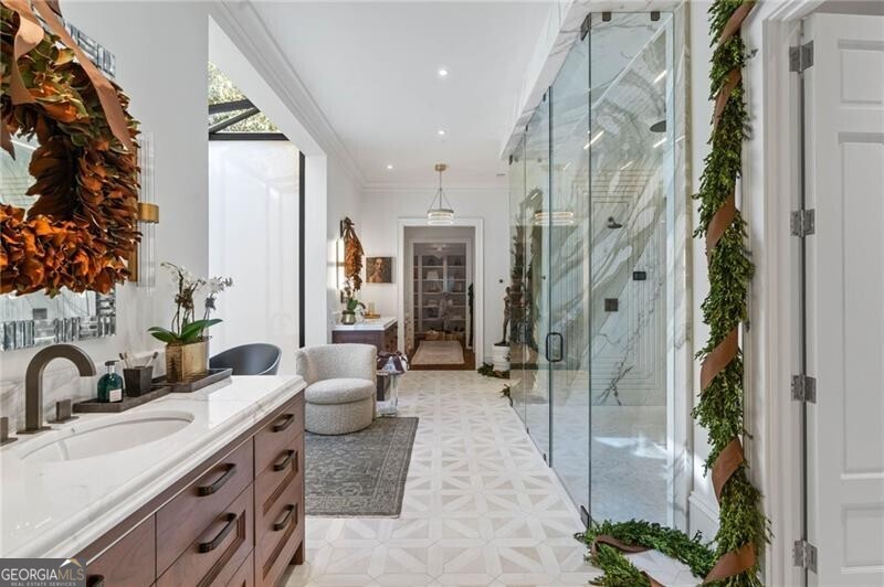 Tuxedo Park - Residential