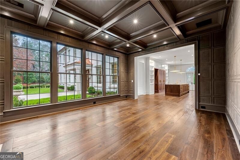 Tuxedo Park - Residential
