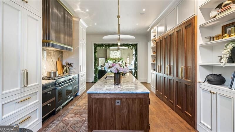 Tuxedo Park - Residential
