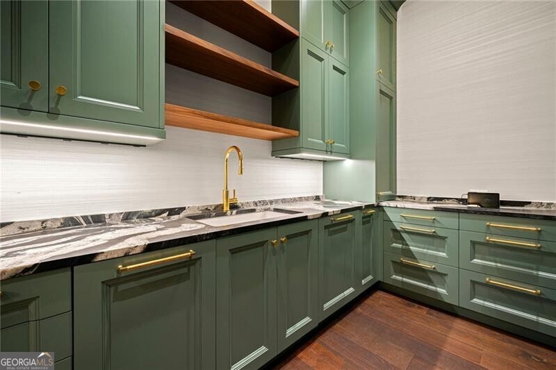 Tuxedo Park - Residential